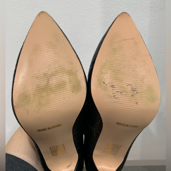 London Rag Women's Black Stiletto Pumps Heels in Size 7 Brooch Accent on Toe - Picture 9 of 14